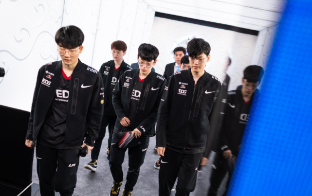 上的台球文 上的台球文