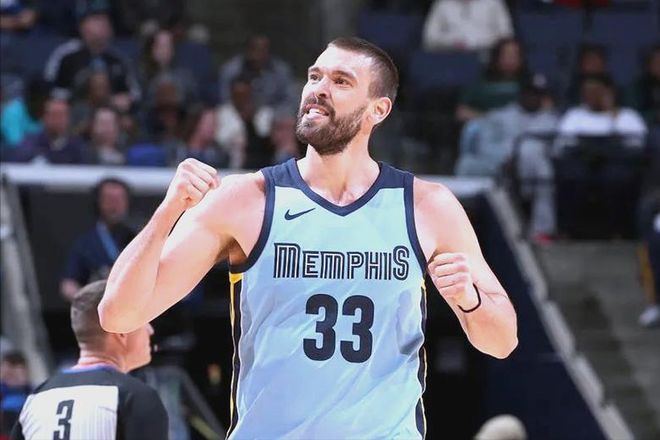 赛季营收显 赛季营收显