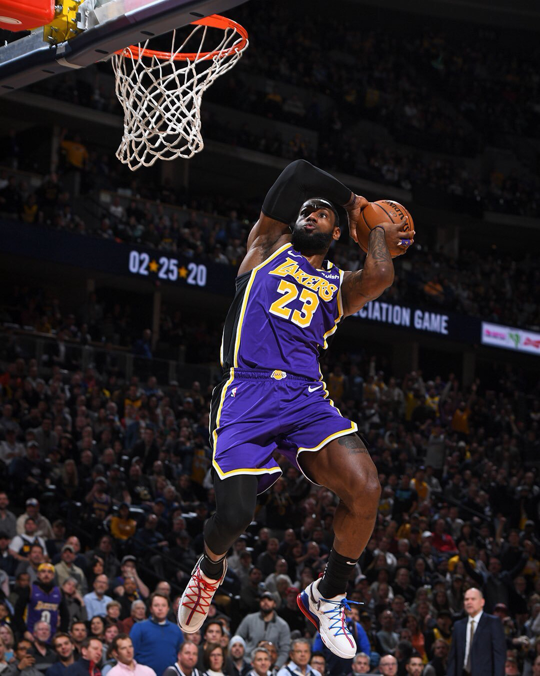 强身份与微 强身份与微